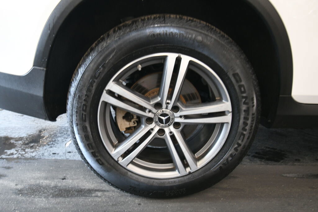 Used 2020 Mercedes-Benz GLC 300 4MATIC image 33