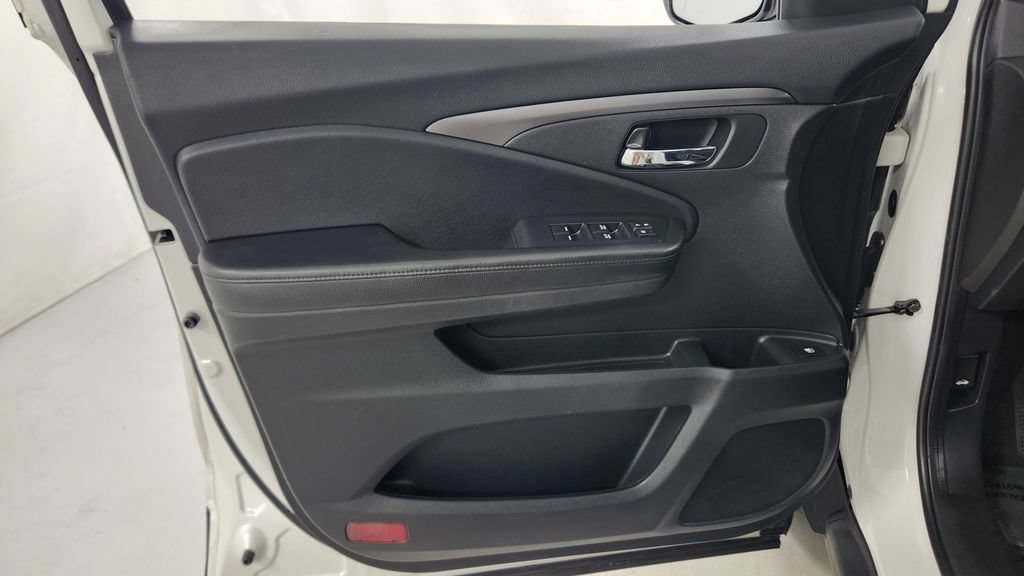 Used 2022 Honda Pilot Sport image 19