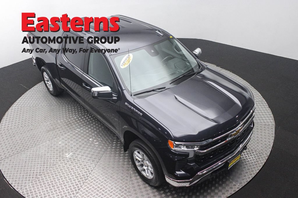 Used 2023 Chevrolet Silverado 1500 LT AWD/4WD image 3