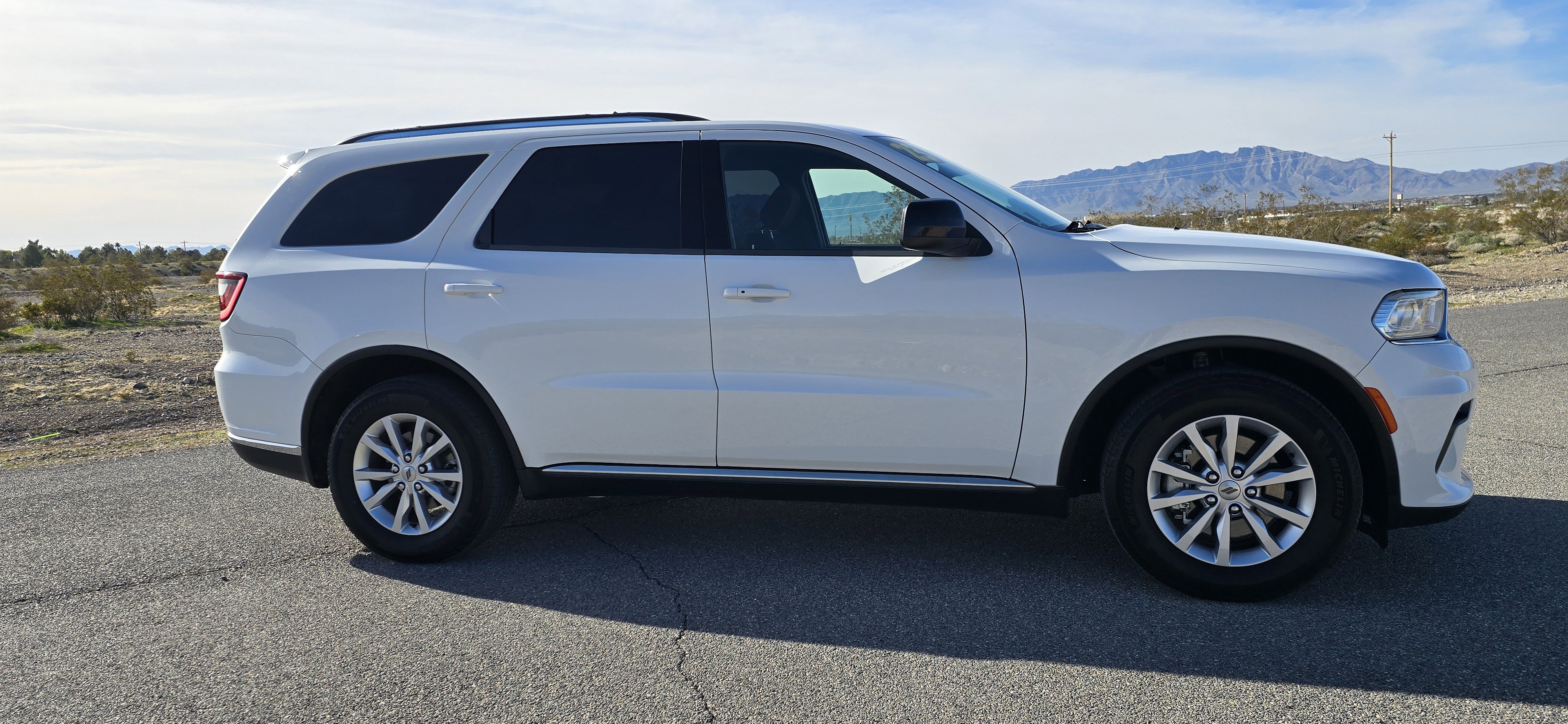 Used 2023 Dodge Durango SXT Launch Edition image 3