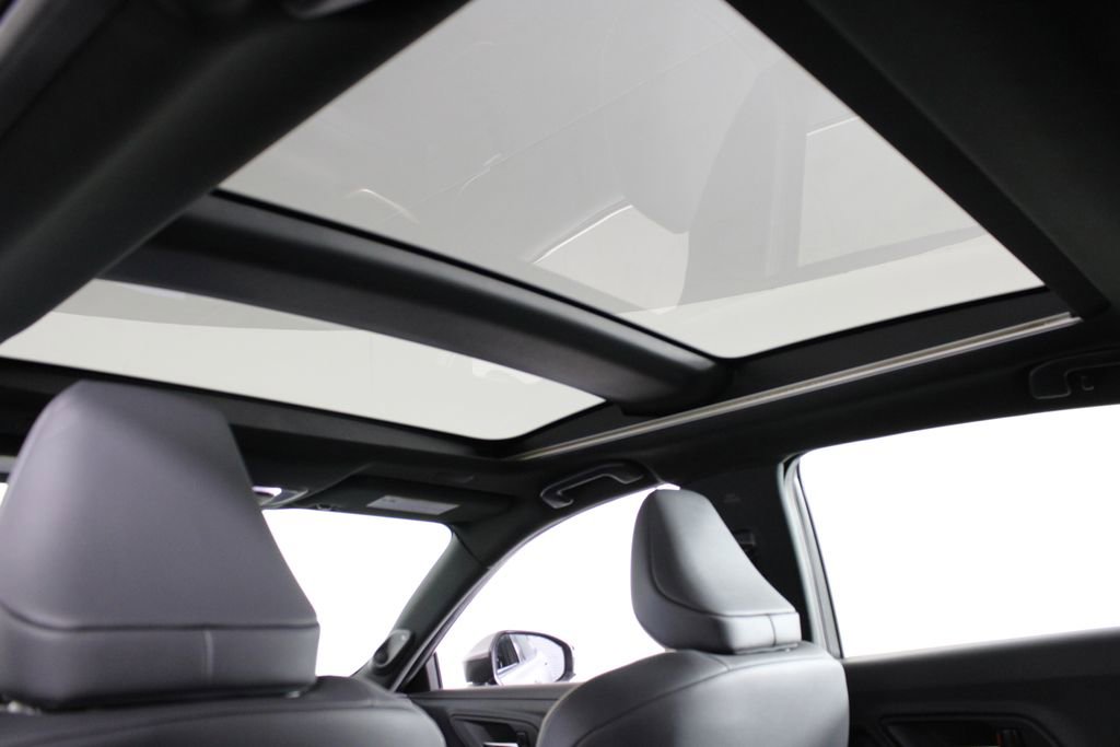 Used 2023 Toyota Crown Limited image 24