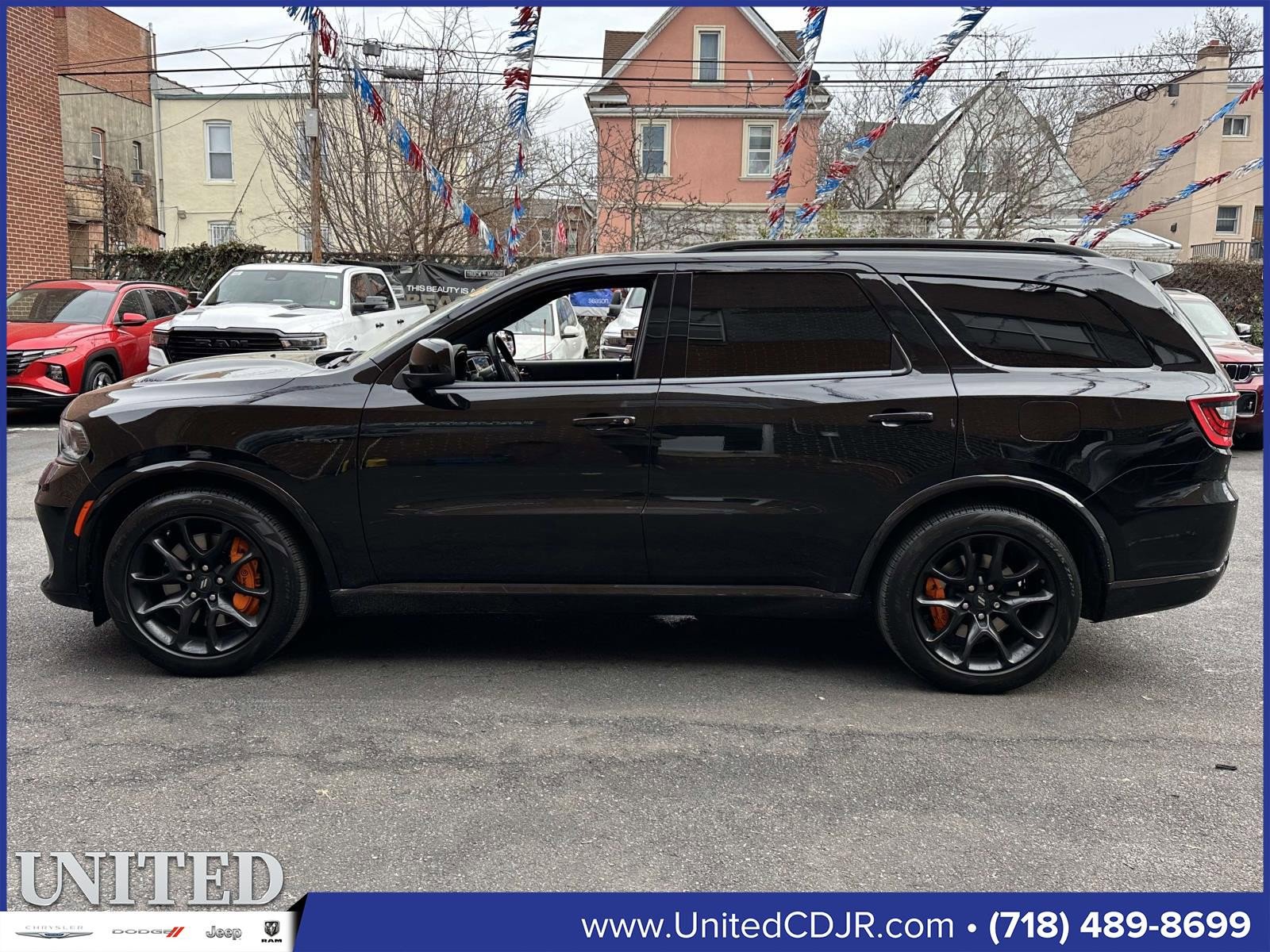 Used 2023 Dodge Durango R/T w/ Hemi Orange Plus Package image 7