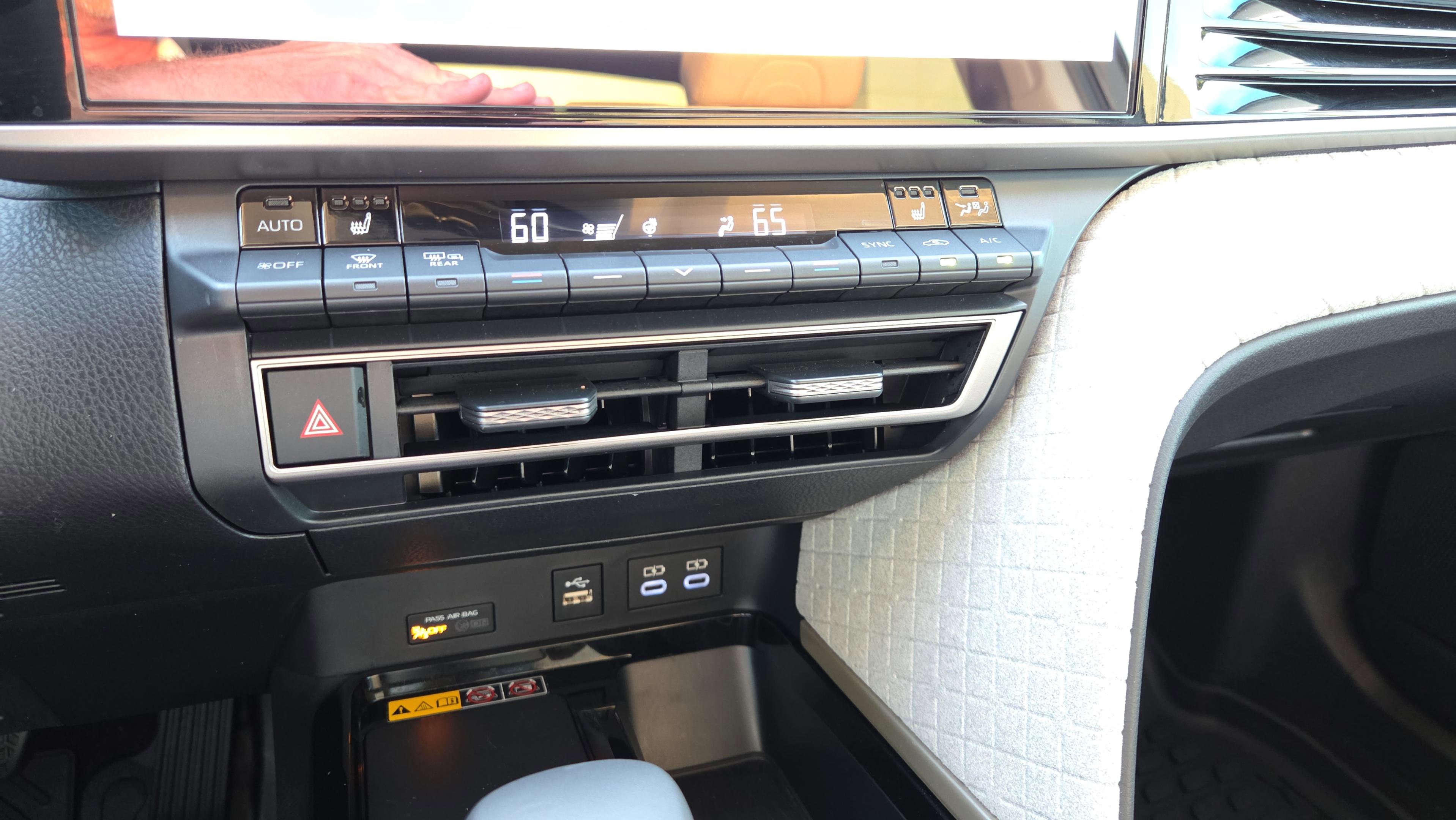 Certified 2025 Toyota Camry XLE image 26