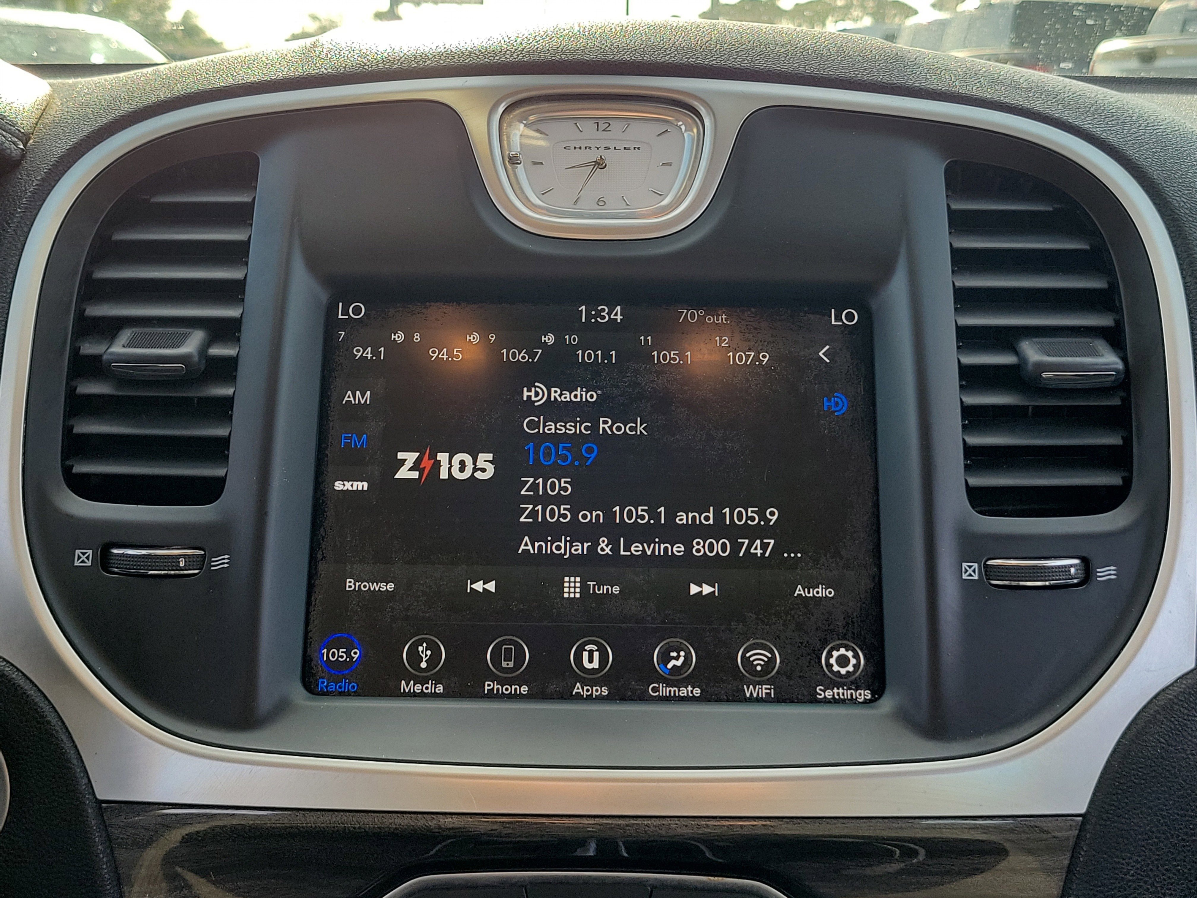 Used 2019 Chrysler 300 Touring w/ Chrome Appearance Package image 17