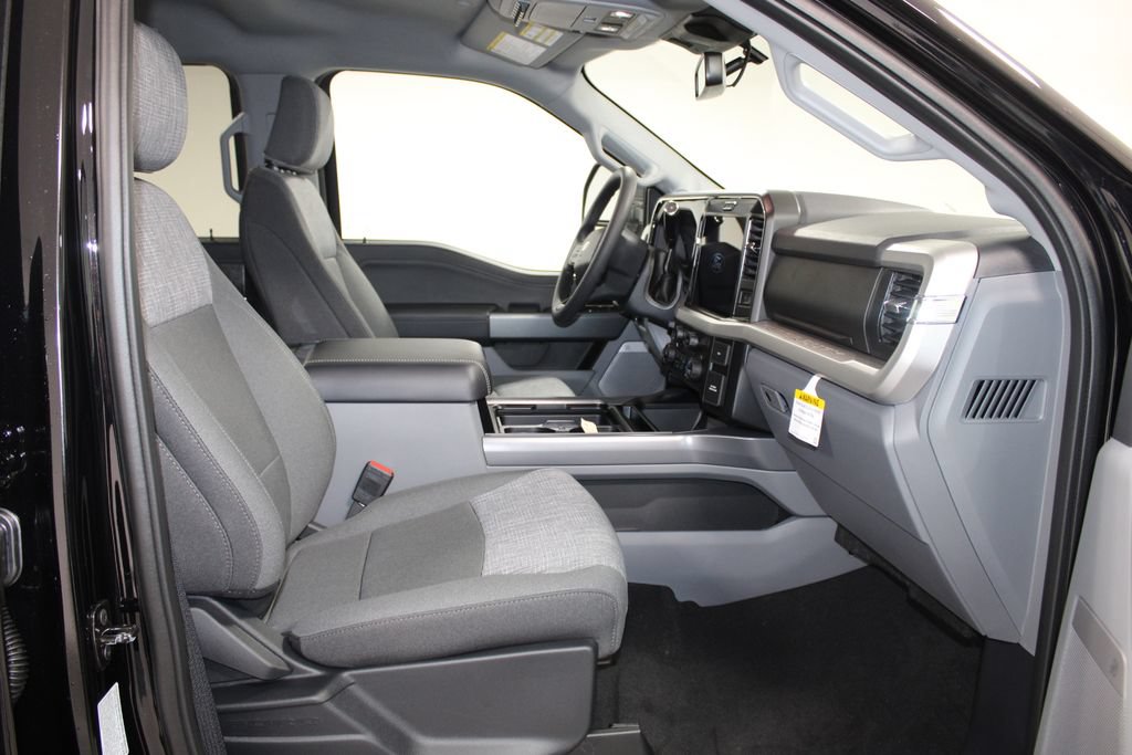 New 2026 Ford F250 XLT w/ XLT Premium Package AWD/4WD image 29