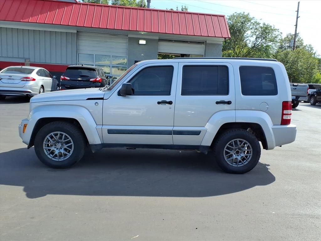 Used 2009 Jeep Liberty Sport w/ Popular Equipment Group image 2