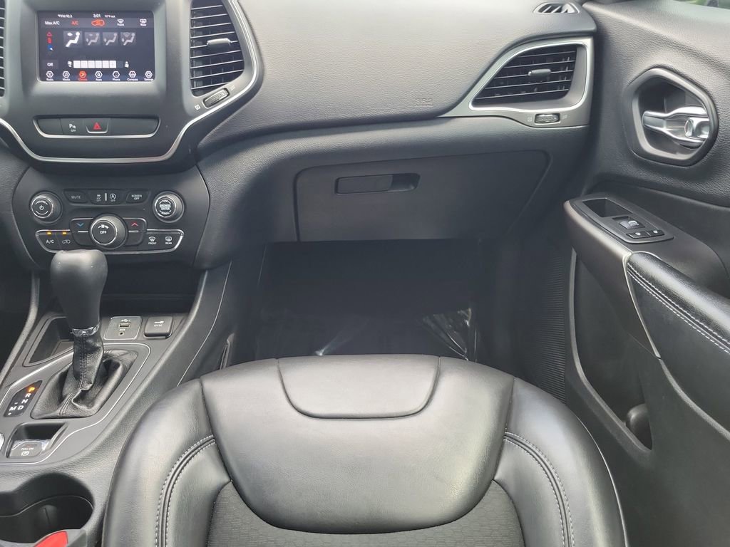 Used 2020 Jeep Cherokee Latitude Plus FWD image 14