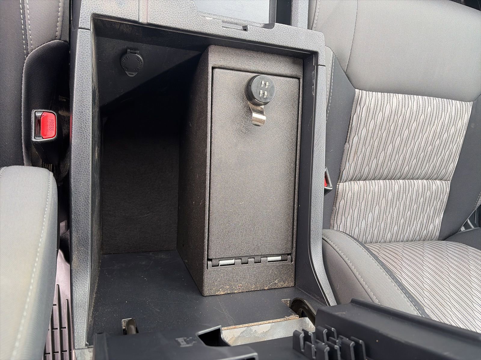 Used 2020 Toyota Tundra SR5 w/ SR5 Upgrade Package image 22