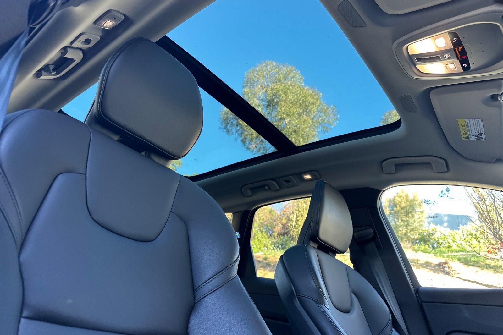 Certified 2025 Volvo XC60 B5 Core image 20