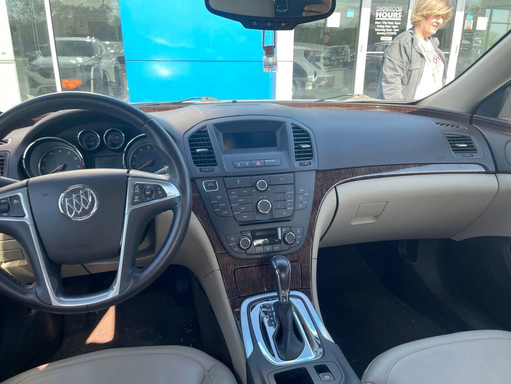 Used 2012 Buick Regal Premium FWD image 3