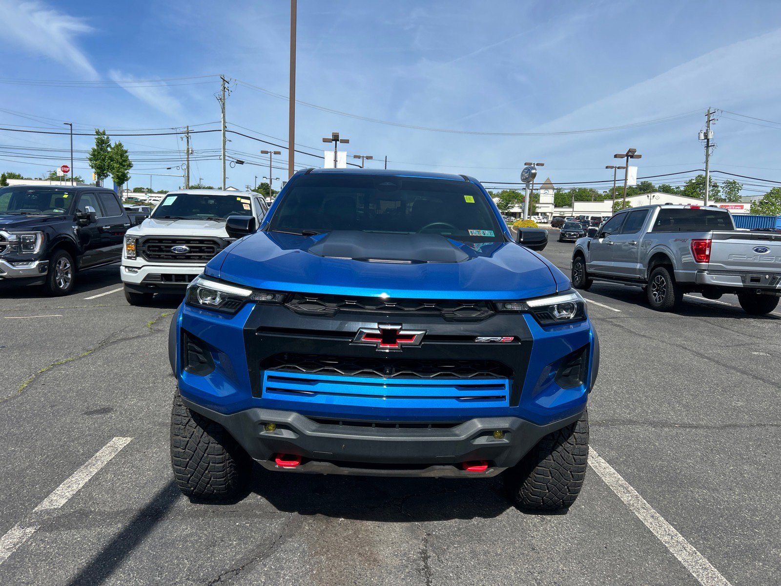 Used 2024 Chevrolet Colorado ZR2 w/ ZR2 Convenience Package III AWD/4WD image 2