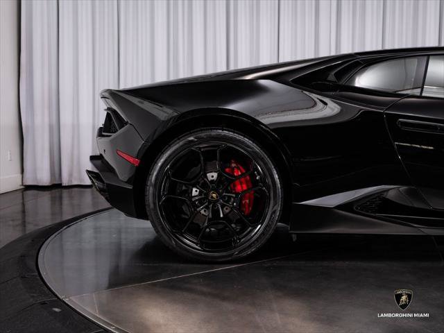 Used 2019 Lamborghini Huracan LP 580-2 RWD image 17