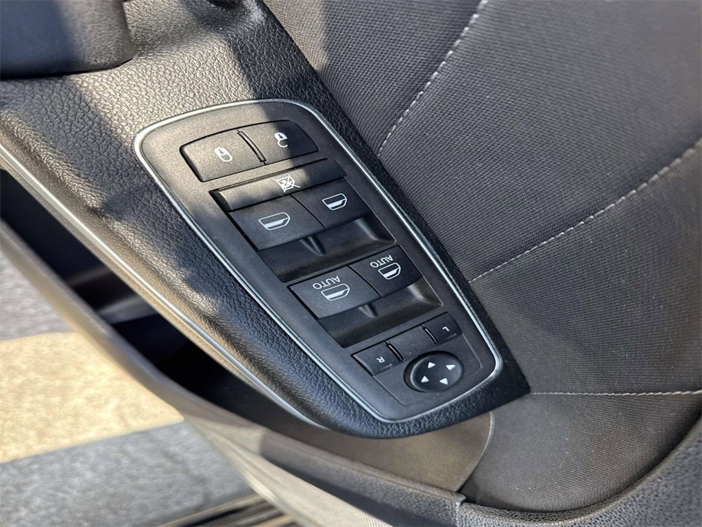 Used 2022 Dodge Charger SXT w/ Driver Convenience Group image 10