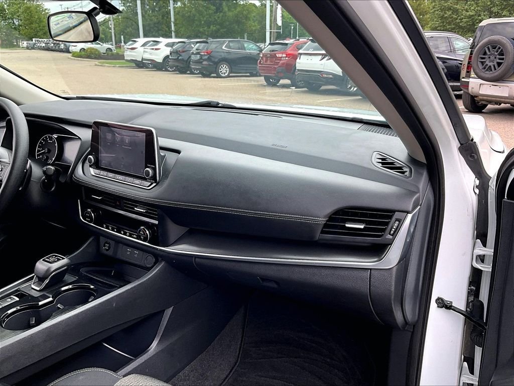 Certified 2024 Nissan Rogue SV AWD/4WD image 13