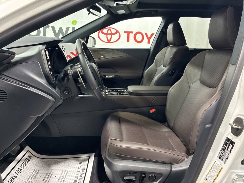Used 2025 Lexus RX 450h AWD w/ Convenience Package image 23