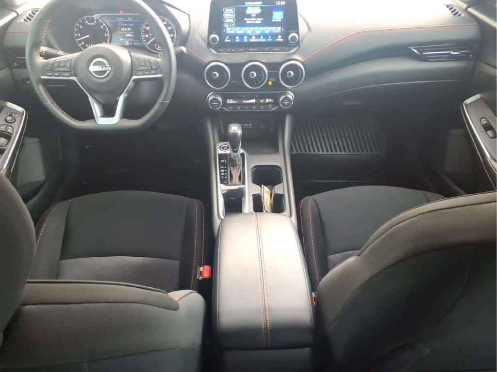 Certified 2025 Nissan Sentra SR FWD image 9