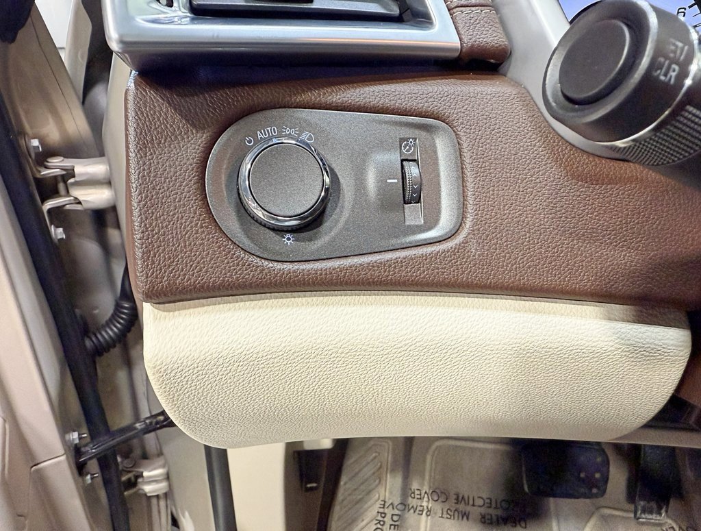 Used 2010 Cadillac SRX Luxury image 14