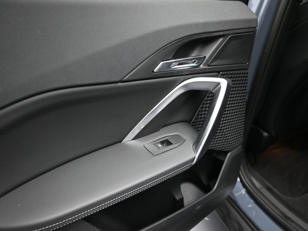 Certified 2025 BMW X2 xDrive28i image 15