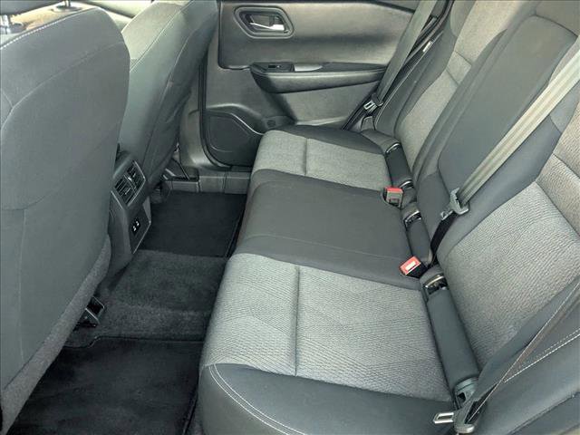 Used 2024 Nissan Rogue SV image 17