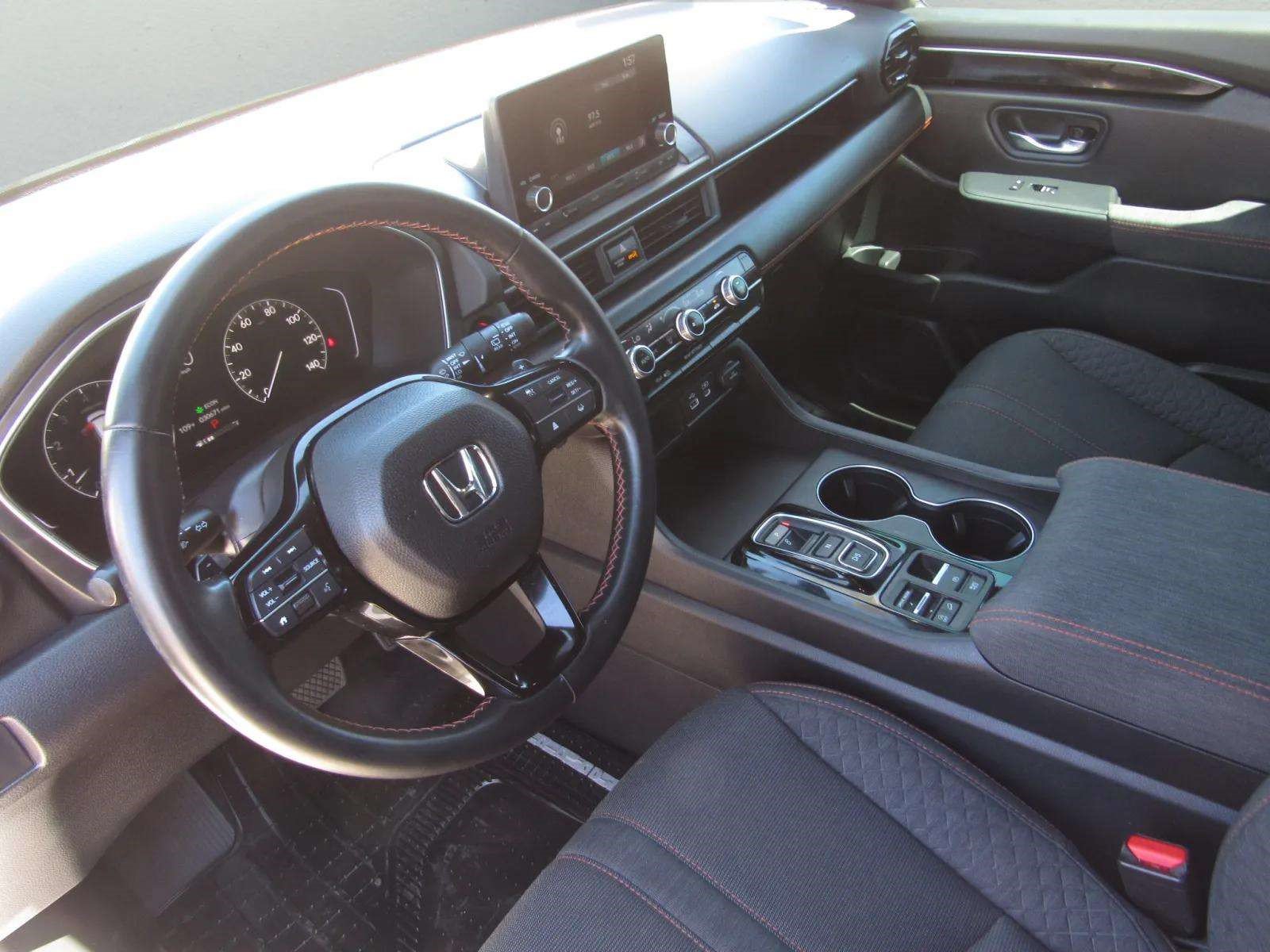 Certified 2025 Honda Pilot Sport image 15