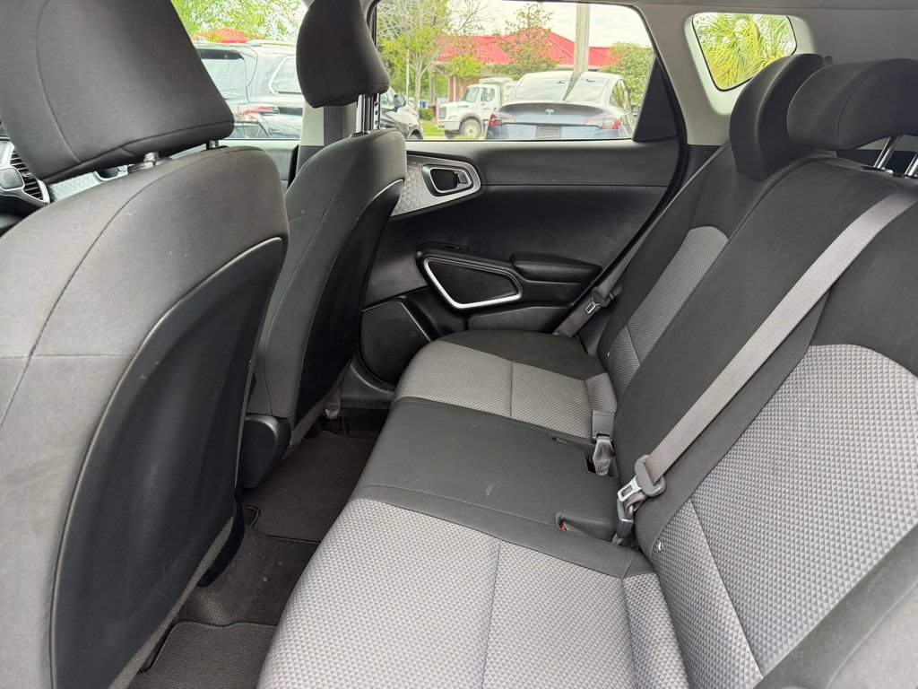 Used 2024 Kia Soul LX w/ Option Group 015 FWD image 11