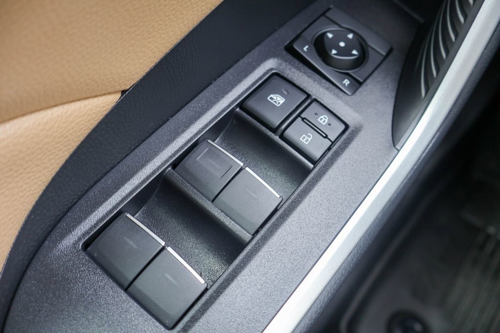 Used 2025 Toyota RAV4 XLE w/ Convenience Package image 18