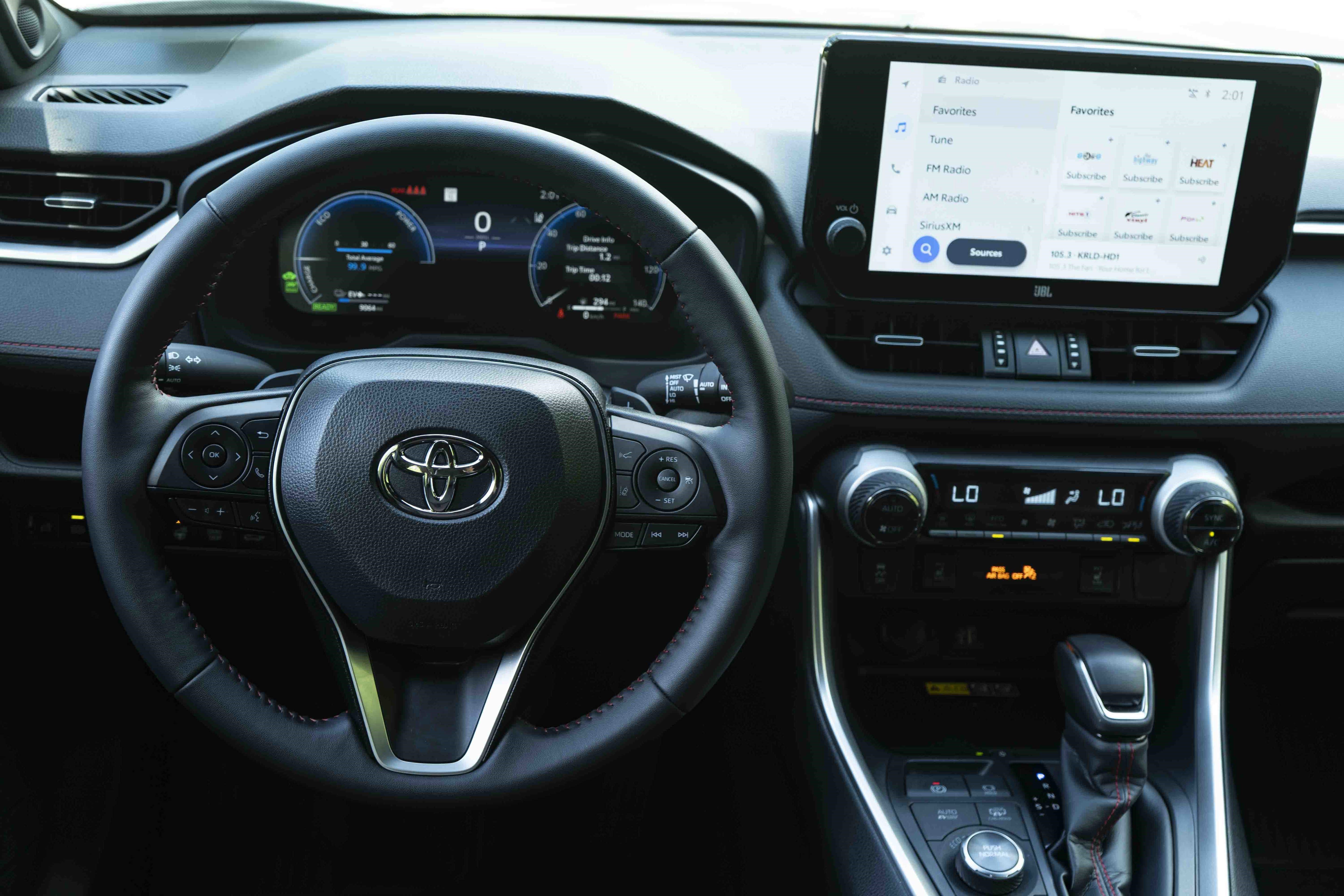 Used 2025 Toyota RAV4 XSE w/ Weather Package image 19