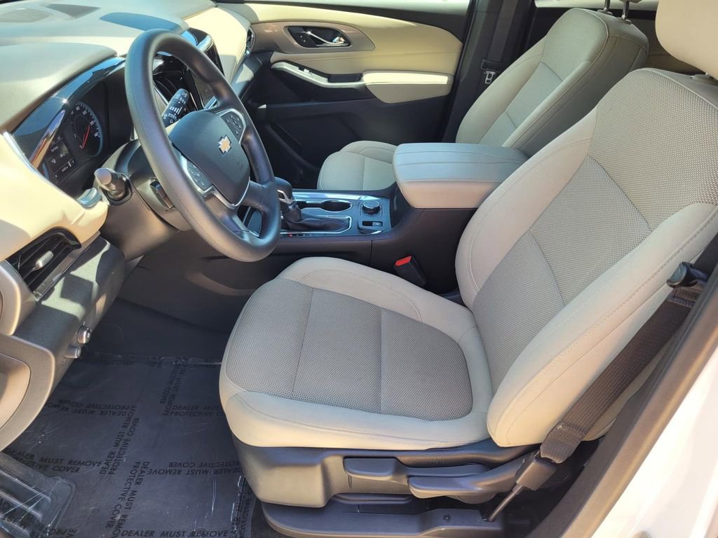 Used 2023 Chevrolet Traverse LS image 10