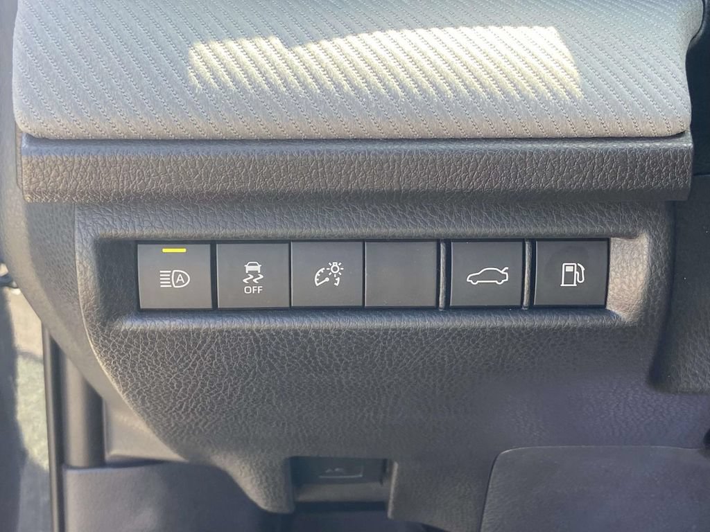 Used 2025 Toyota Camry SE FWD image 28
