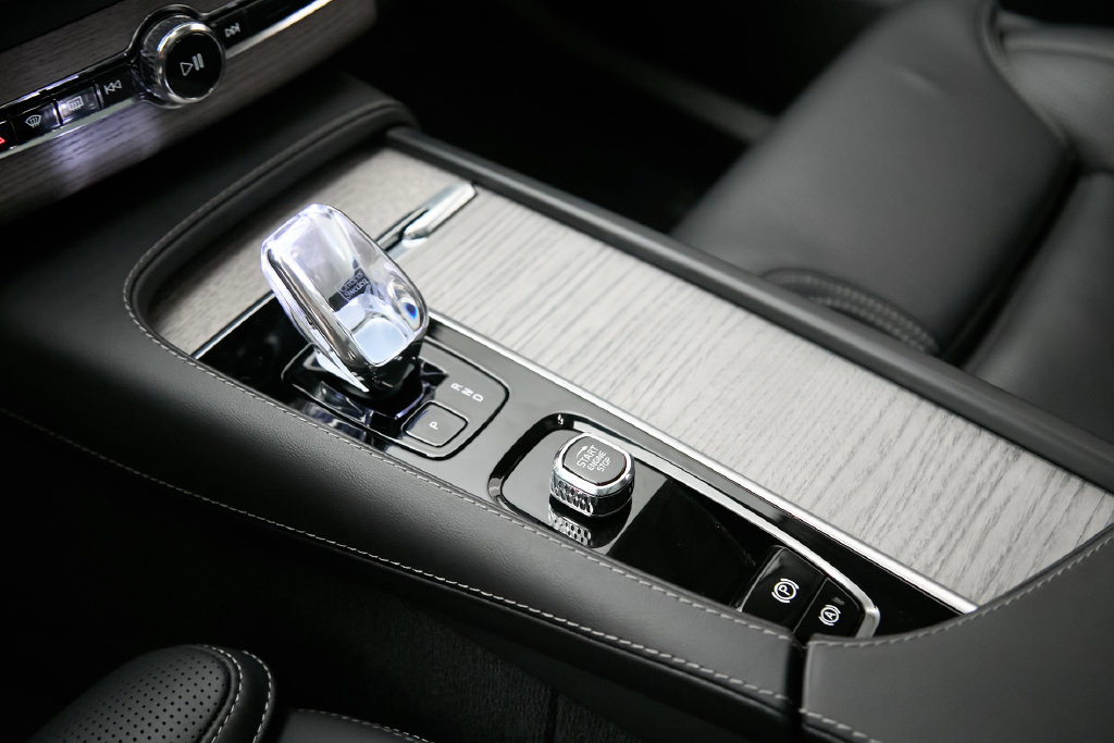 Certified 2024 Volvo XC90 B6 Ultimate AWD/4WD image 17