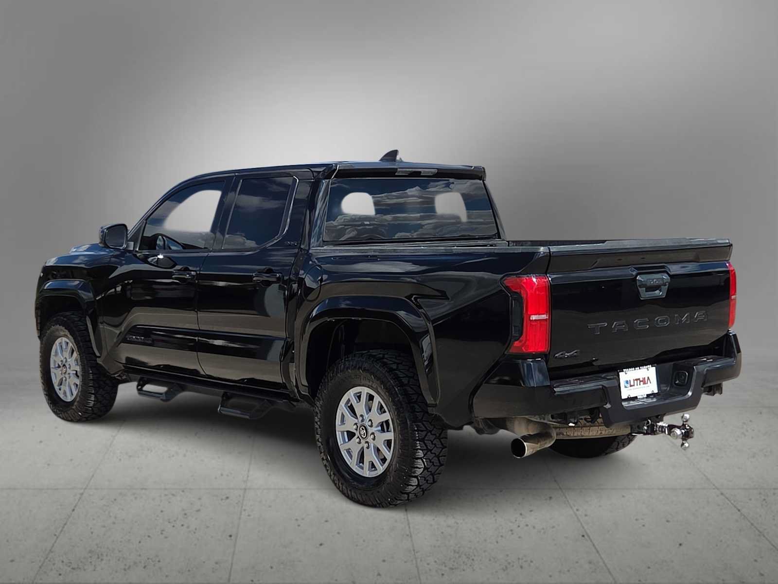 Certified 2025 Toyota Tacoma SR5 AWD/4WD image 6