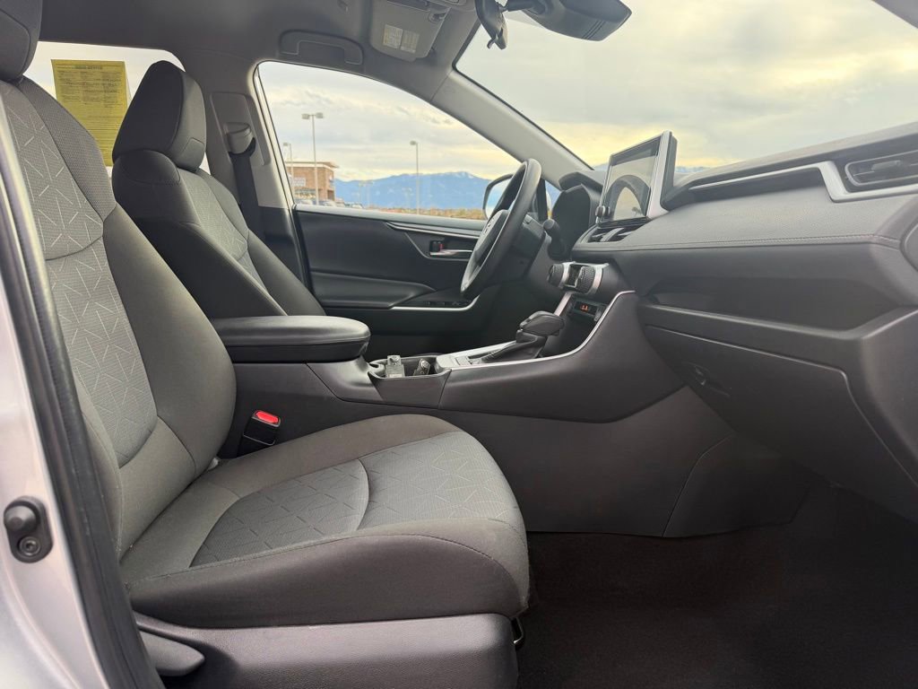 Used 2023 Toyota RAV4 XLE AWD/4WD image 28