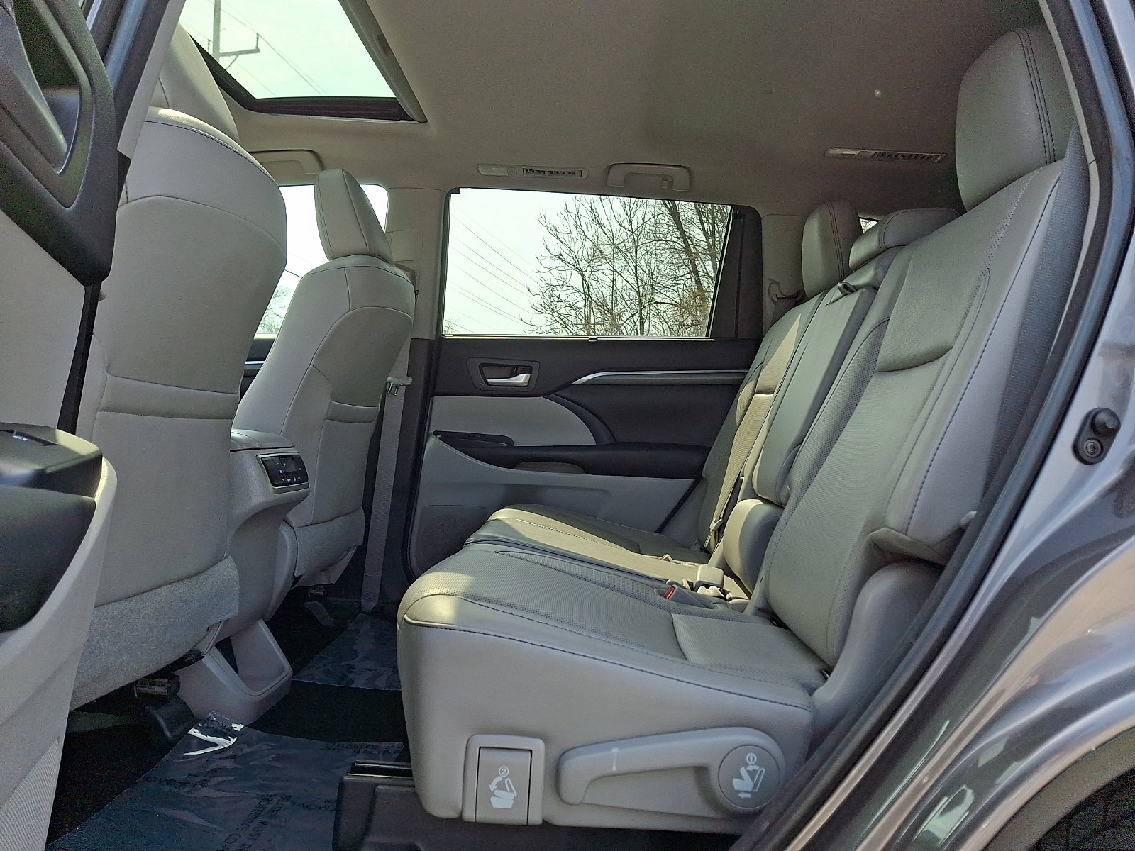 Used 2018 Toyota Highlander Limited image 10