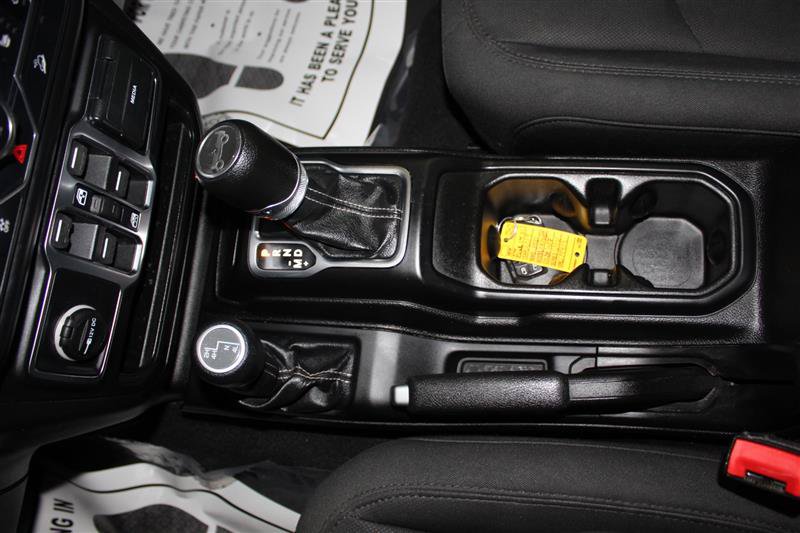 Used 2019 Jeep Wrangler Unlimited Sahara AWD/4WD image 23