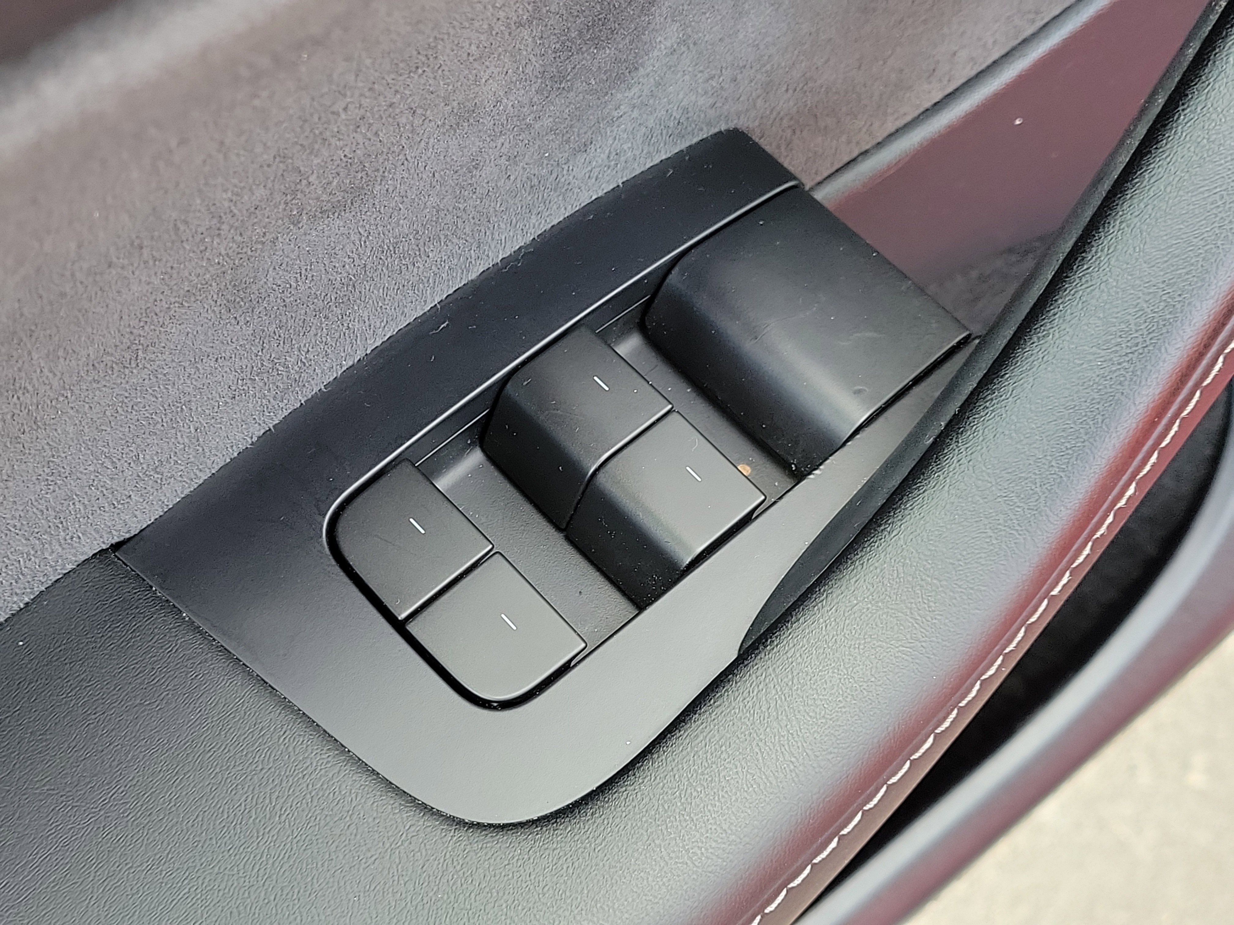 Used 2022 Tesla Model Y Long Range AWD/4WD image 17