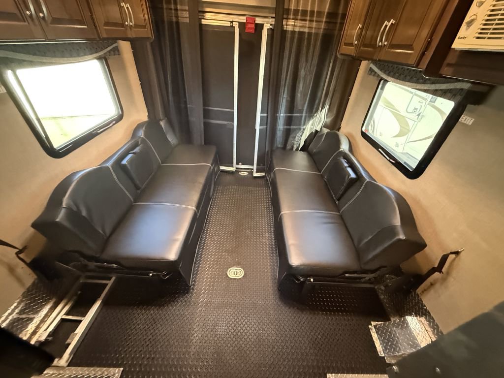 Used 2017 Ford E-450 and Econoline 450 Super Duty w/ Motorhome Prep Package RWD image 60