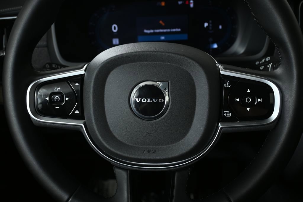 Used 2025 Volvo XC90 B5 Plus w/ Protection Package Premier image 18