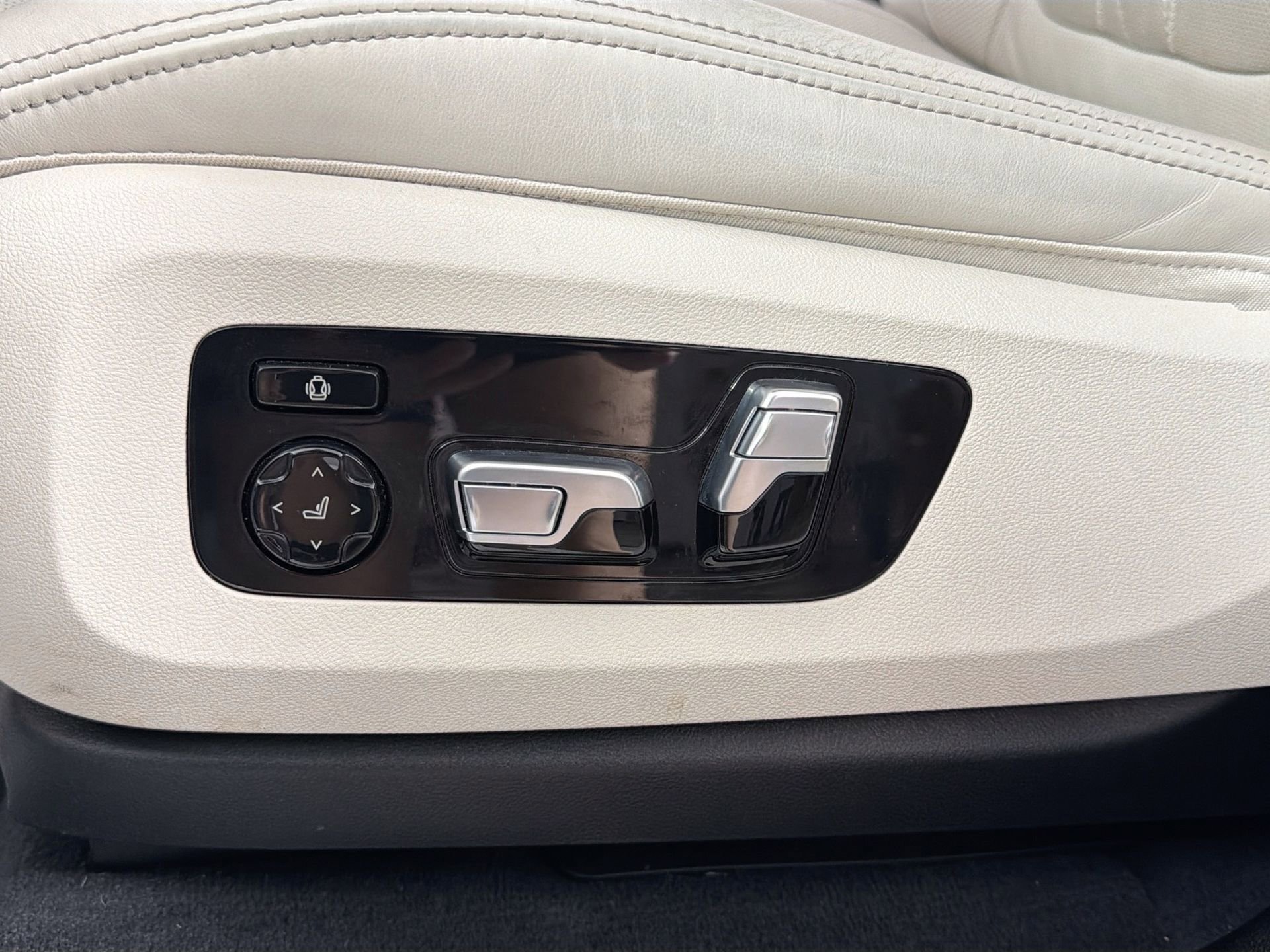 Used 2022 BMW X5 xDrive45e w/ M Sport Package image 19