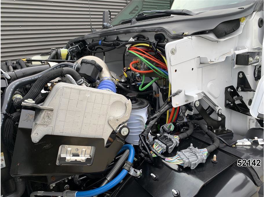 Used 2022 Ford F750 2WD Regular Cab Super Duty image 14