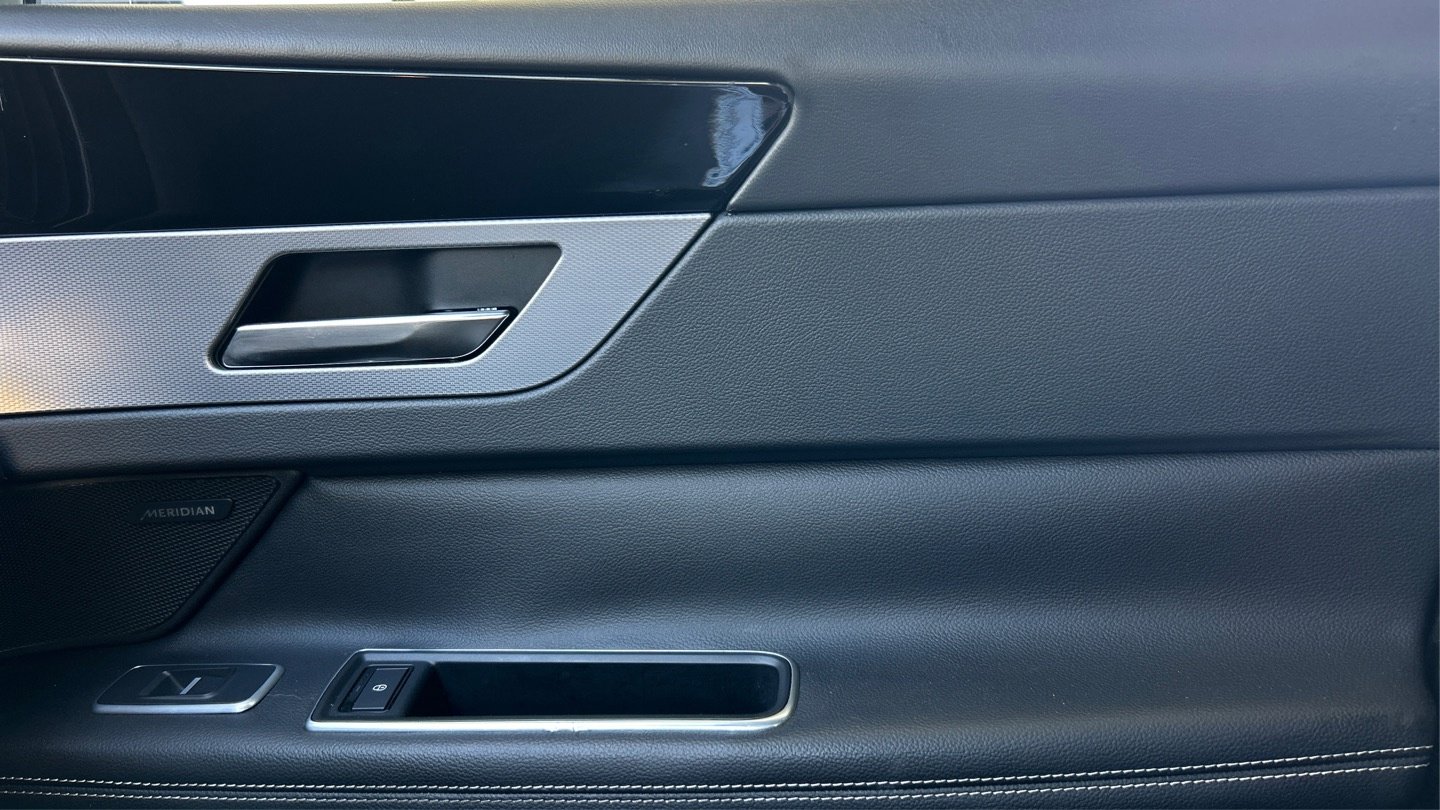 Used 2016 Jaguar XF R-Sport image 35