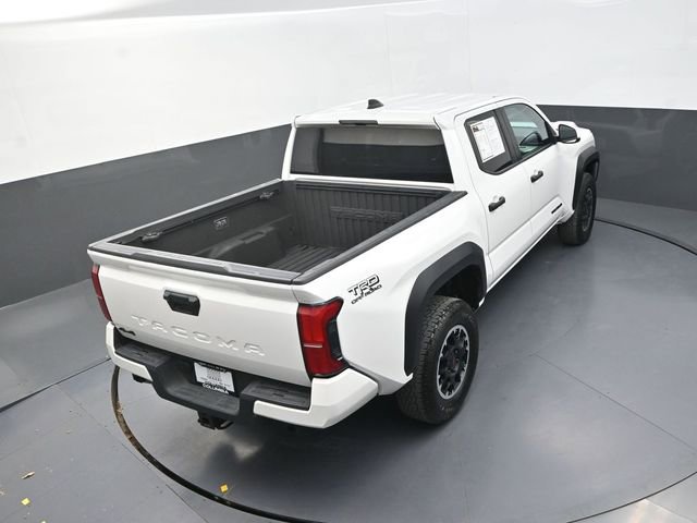 Used 2024 Toyota Tacoma TRD Off-Road image 17