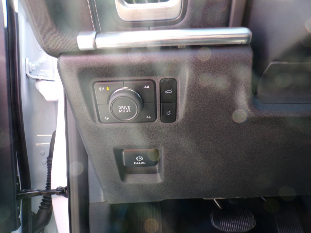 Used 2025 Ford Expedition Max Platinum AWD/4WD image 17