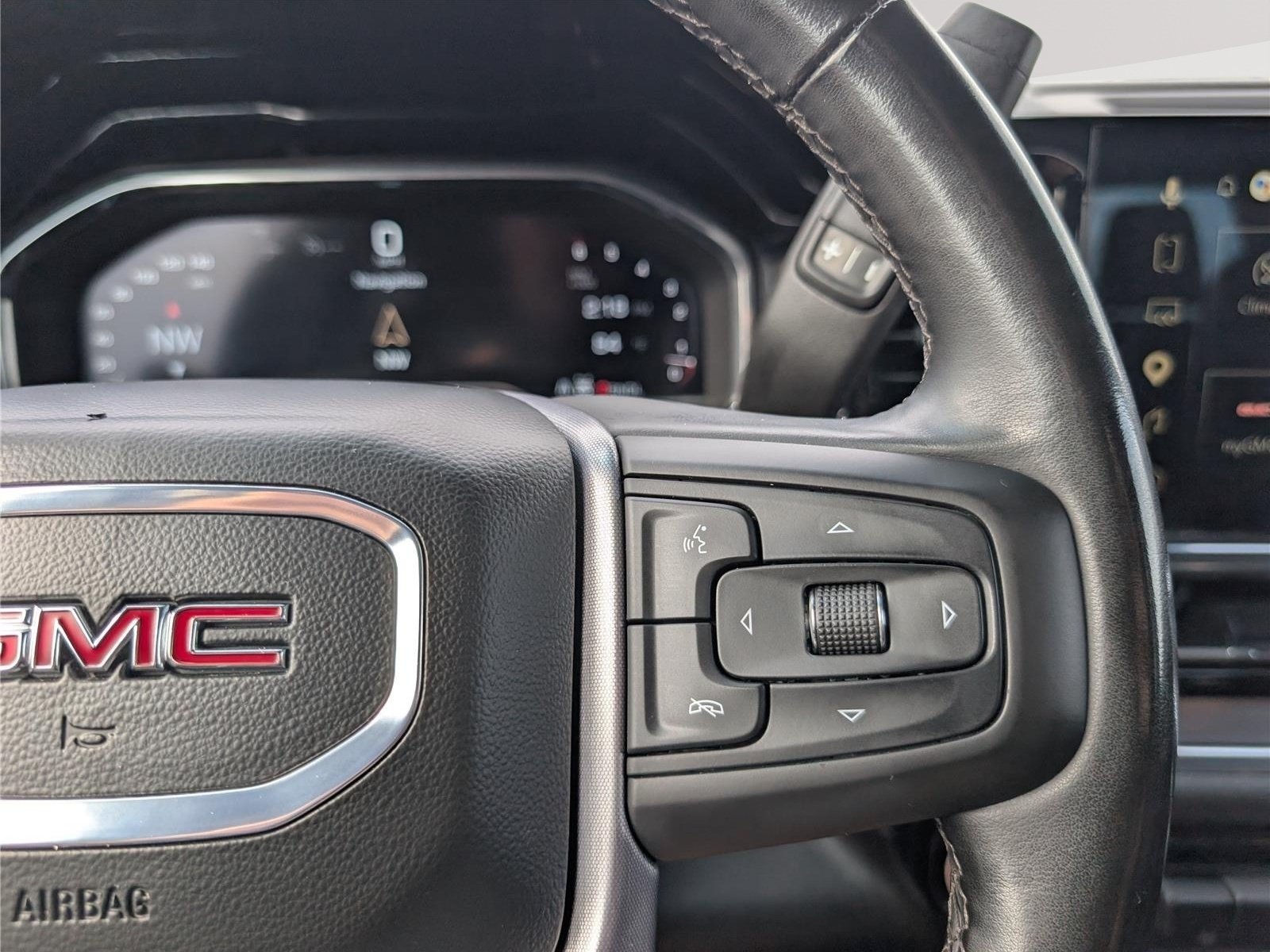 Used 2025 GMC Sierra 1500 SLT AWD/4WD image 24