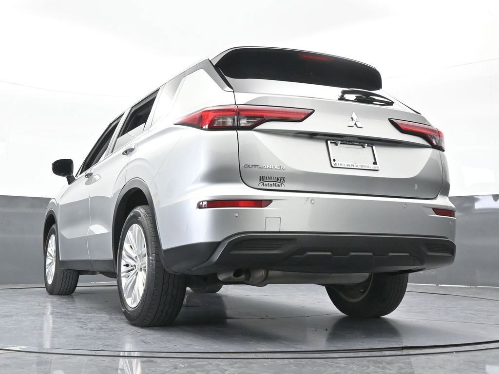 Used 2024 Mitsubishi Outlander ES image 22