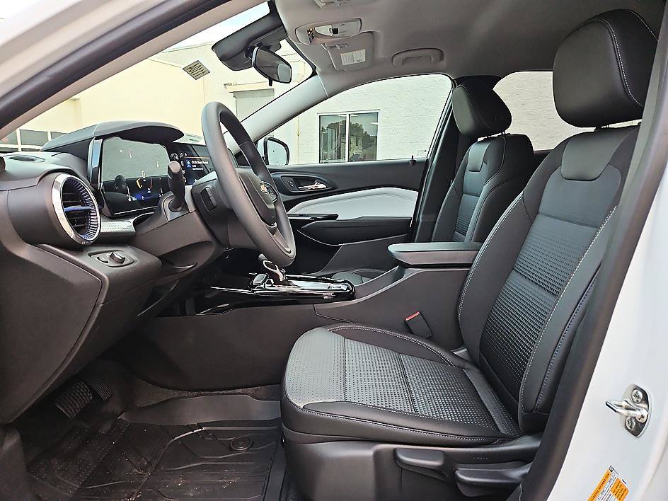 New 2026 Chevrolet Trax LT FWD image 9