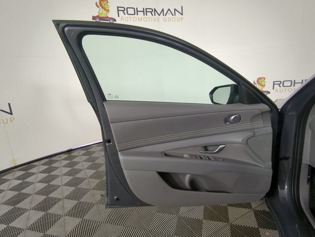 New 2026 Hyundai Elantra SEL Sport Premium FWD image 17