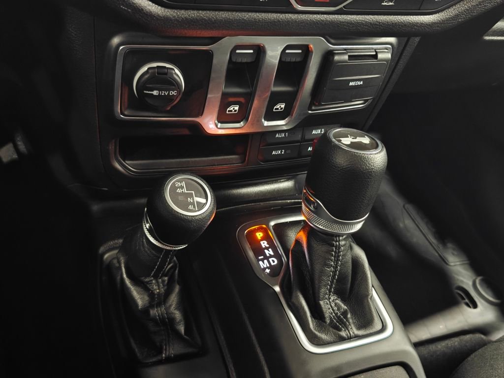 Used 2024 Jeep Wrangler Sport S image 9