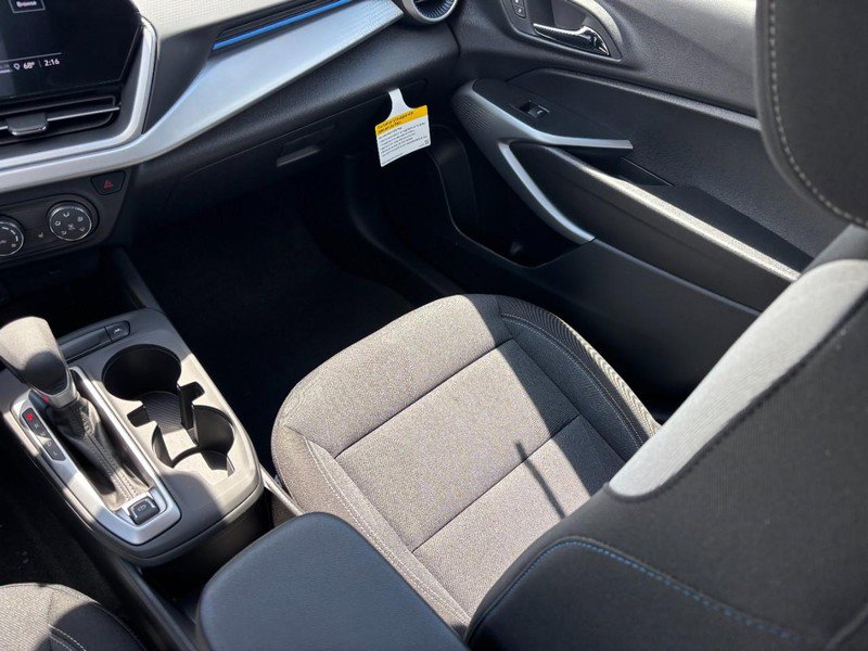 New 2026 Chevrolet Trax LS w/ LS Convenience Package FWD image 9