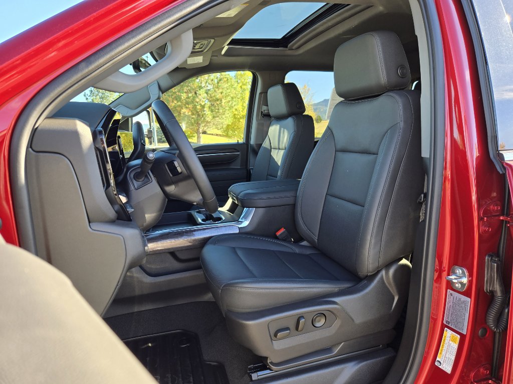 Used 2025 Chevrolet Silverado 3500 LTZ w/ LTZ Premium Package image 16