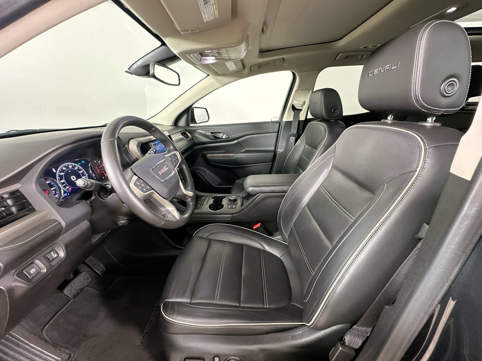 Used 2020 GMC Acadia Denali FWD image 33